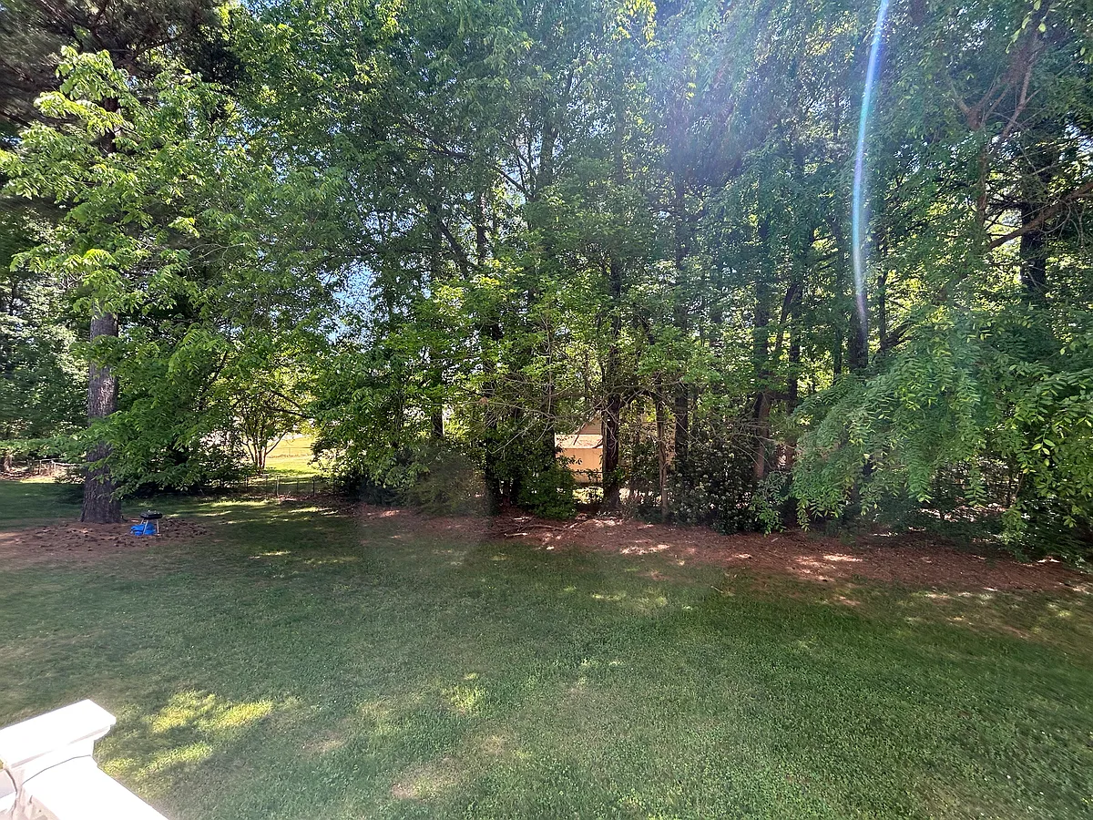 Building Photo - 2864 Mountcrest Cir NW