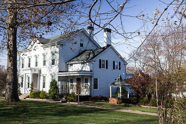 2nd image of 23 Pennington Rd