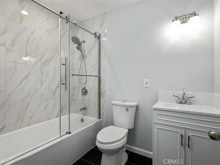1516 E Young St — Photo 8
