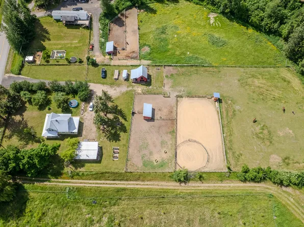 796 Salmon River Rd, Schuswap, BC V1E 3E9