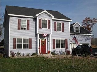 24 Pine Ln, Albany, NY 12203