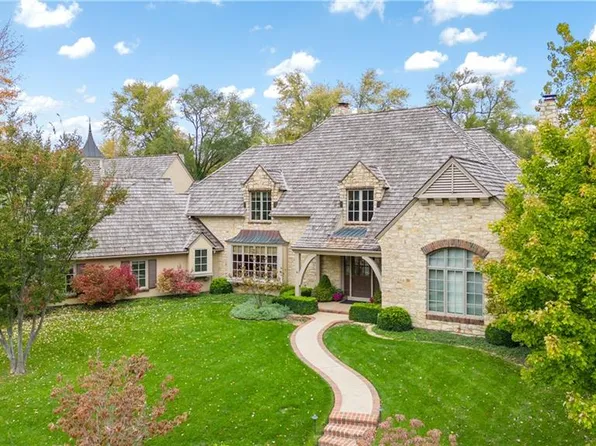 3706 Quail Creek Ct, Lawrence, KS 66047