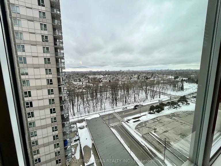 25 Town Centre Ct #1906 — Photo 11