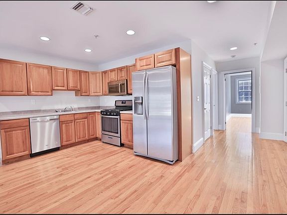2nd image of 1703 Cliff St APT 1L