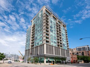 700 W Van Buren St APT 905, Chicago, IL 60607
