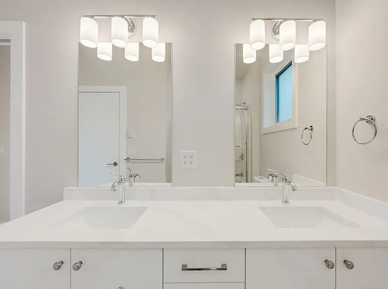710 Catherine St — Photo 25