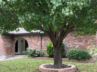 103 Hidalgo Ln, Arlington, TX 76014