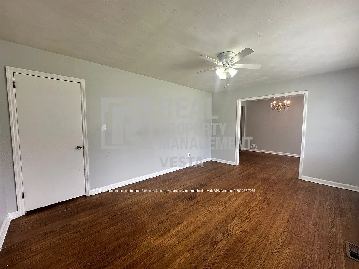 Building Photo - 3257 Ohara Dr S