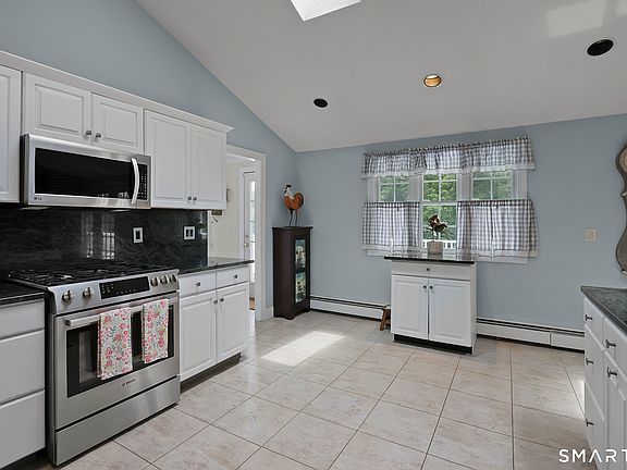 5th image of 610 Niederwerfer Road