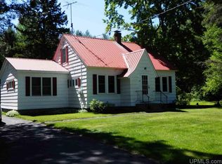42562 Superior Rd, Houghton, MI 49931