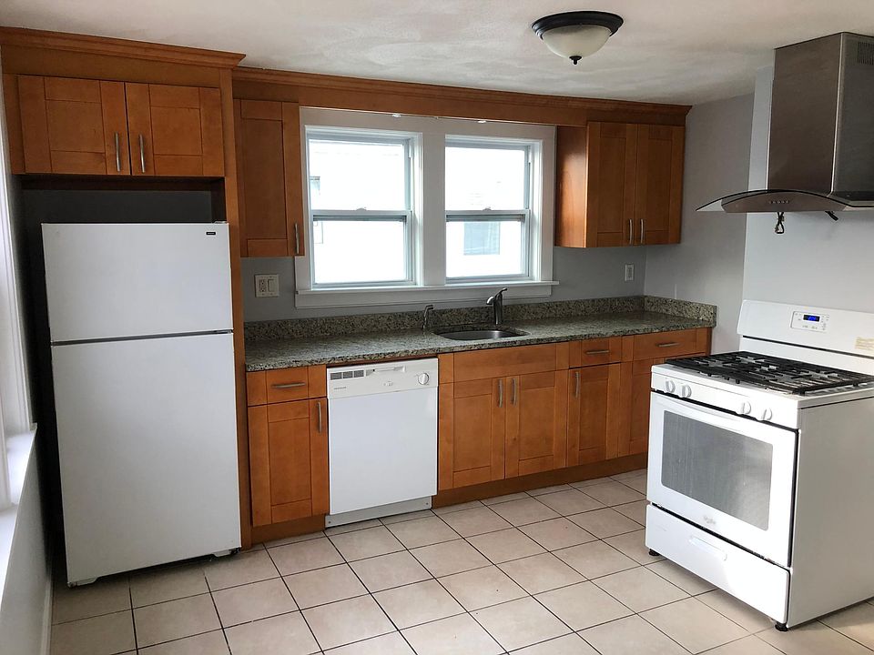 1st image of 55 Lawn Ave #2