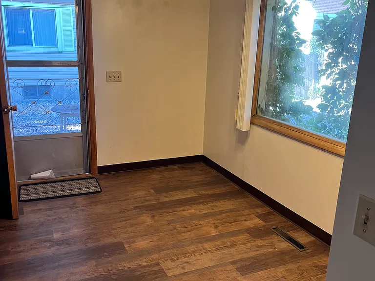 113 S Center St #1 — Photo 5