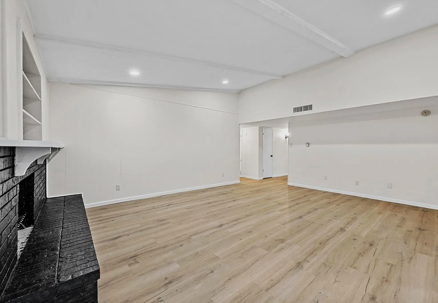4 bed, 1911 sqft, $3,000 — Photo 3