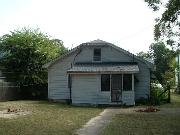 4th image of 223 Washington St