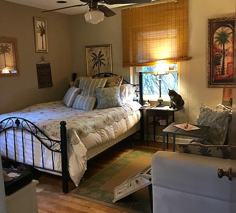 5th image of 906 Wellmeier Ave
