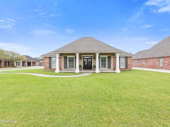 8921 Oak Creek Ln, Abbeville, LA 70510