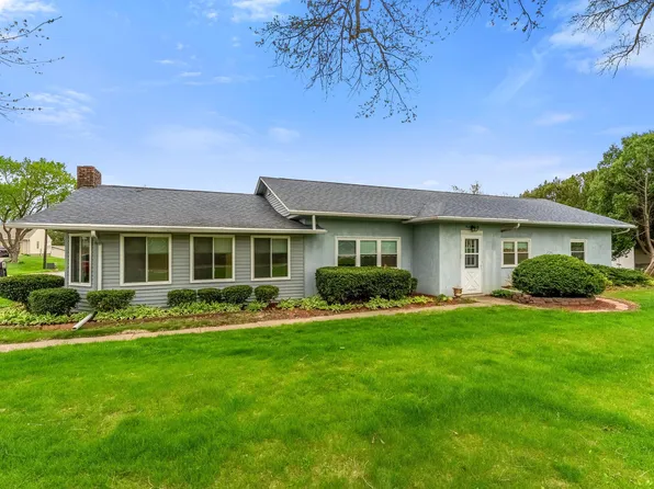 2811 Mulberry Ave, Muscatine, IA 52761