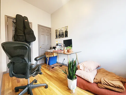 Rented by RELEASE NY | media 11