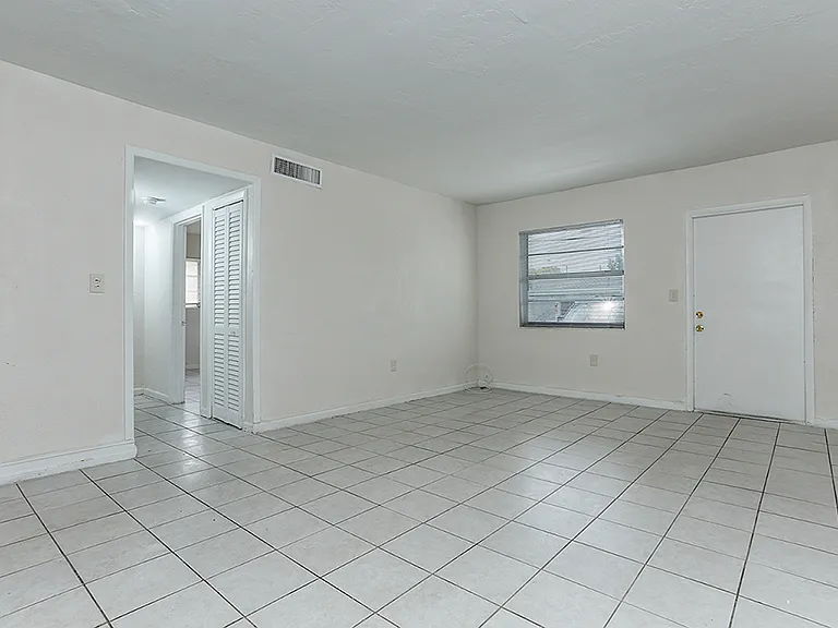 Grand Island Portfolio LLC (2350) — Photo 9