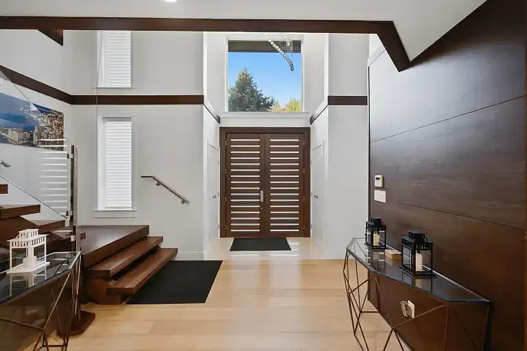 5 bed, 4.5 bath, 4886 sqft, $17,000 — Photo 4