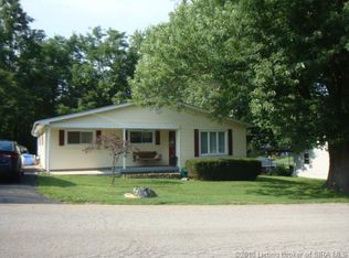 404 E Grace Ave, Salem, IN 47167