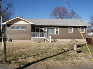 531 E Smith St, Benton, IL 62812