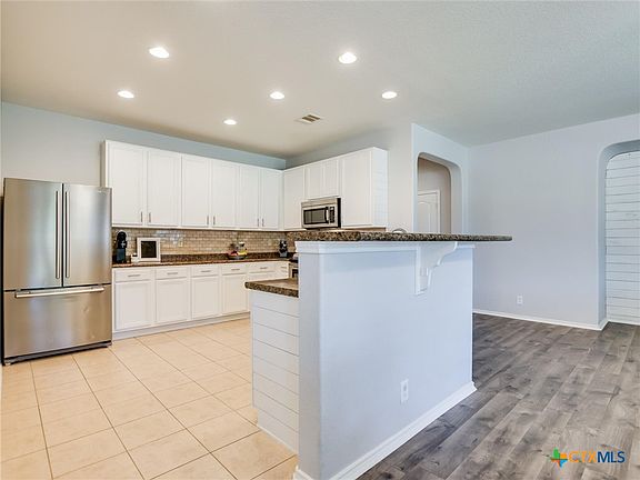 5th image of 241 Sunnyside Dr