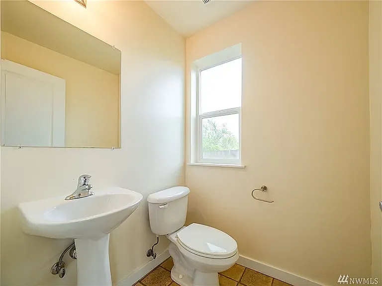 1216 Humphrey Ave W — Photo 18