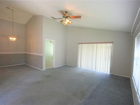 5th image of 223 Dalton Dr