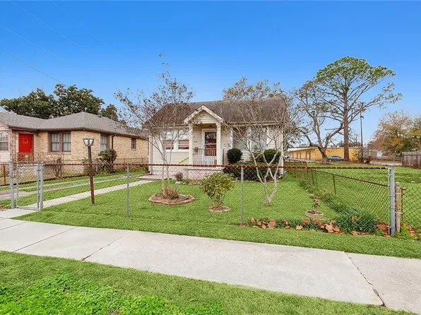 1815 Hancock St, Gretna, LA 70053