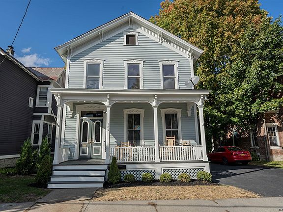 3rd image of 185 Washington St