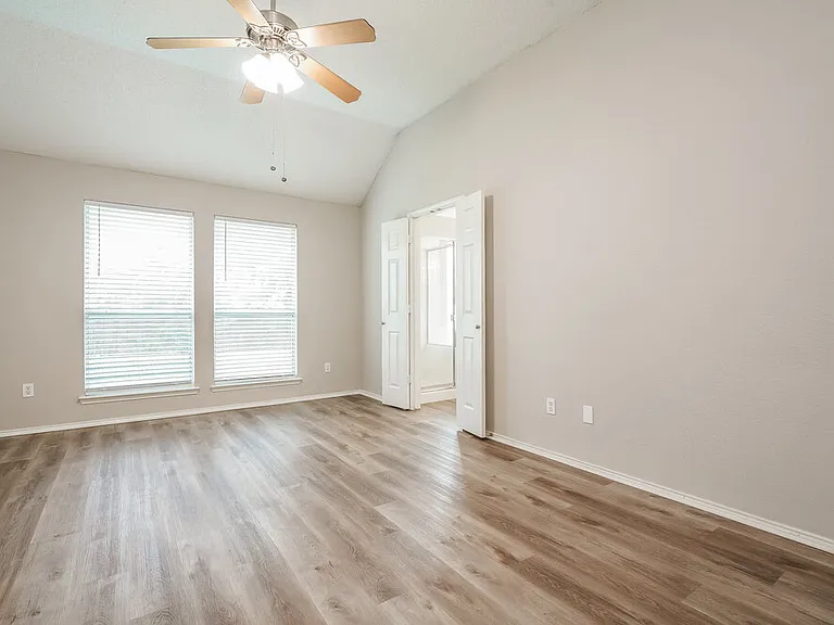 926 Pheasant Dr — Photo 11