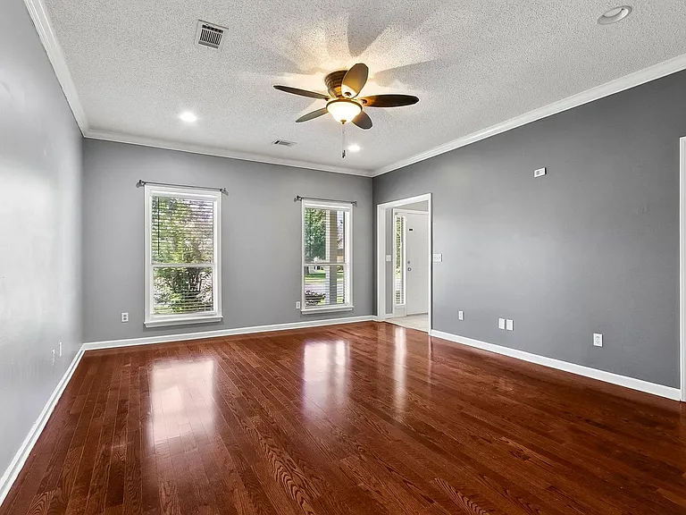 4310 Revere Way — Photo 6
