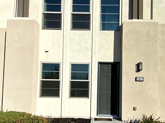 2nd image of 1072 Pear Orchard Dr
