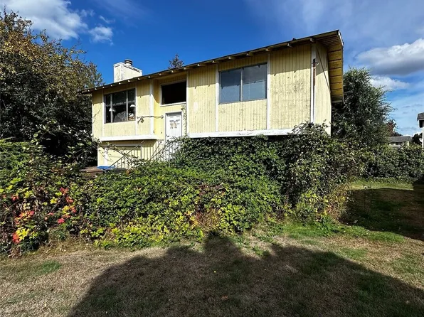 5055 W 33rd Court NE, Tacoma, WA 98422