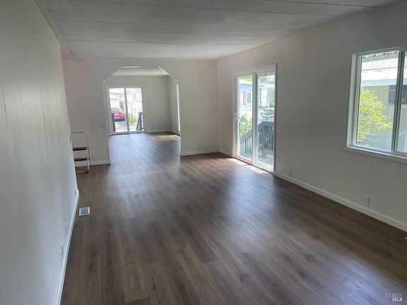 4th image of 513 Vina Rose Drive