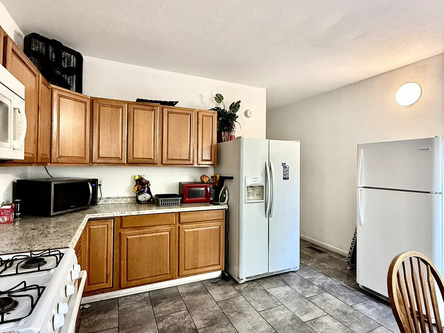 2 bed, $1,000 — Photo 3