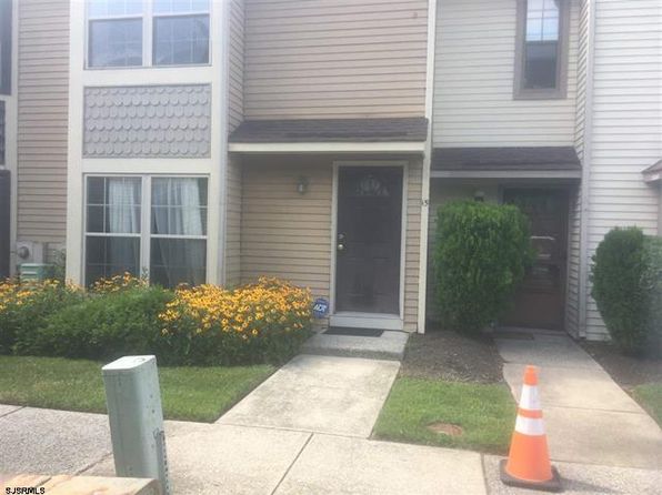 15 Cambridge Townhouse Dr