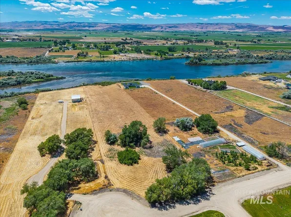24345 Island Crossing Way, Wilder, ID 83676
