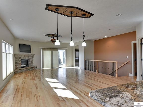 5th image of 7507 N 155th St