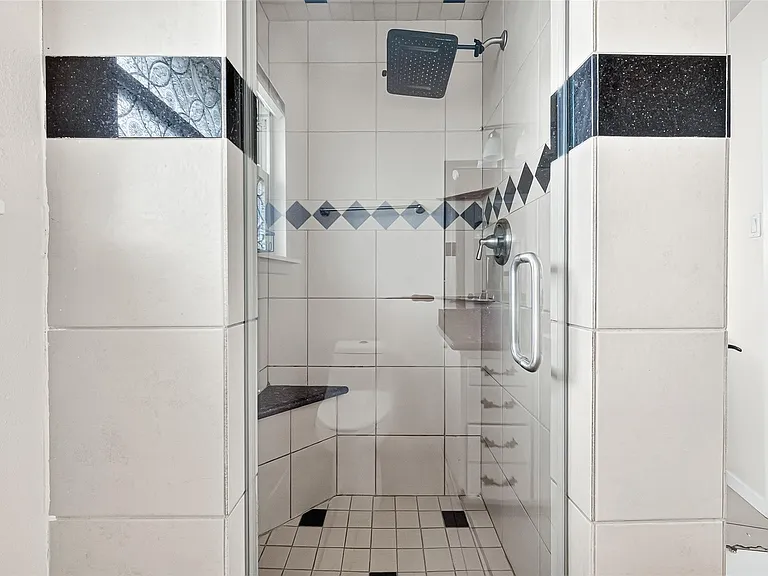 4002 Mischire Dr — Photo 44