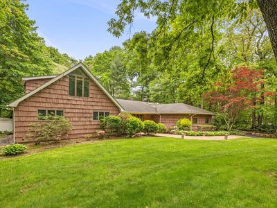 16 W Mall Drive, Huntington, NY, 11743