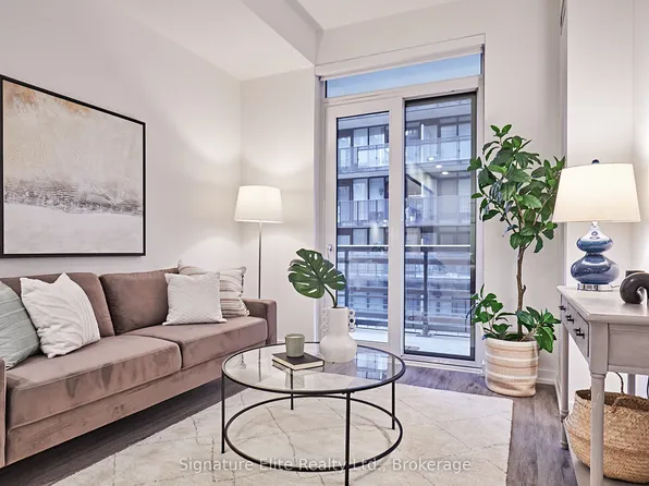 39 Roehampton Ave, Toronto, ON