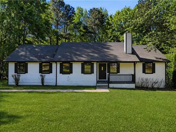 7145 Stonecreek Dr, Douglasville, GA 30134