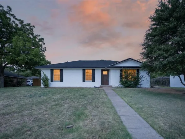 121 Hillside Ln, Desoto, TX 75115