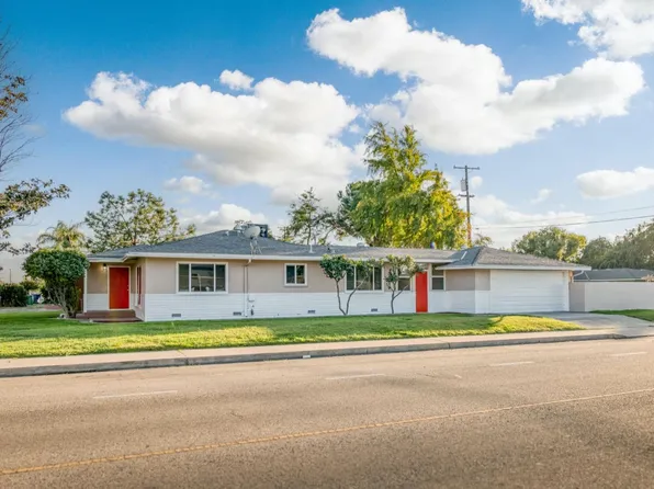 1403 De Witt Ave, Sanger, CA 93657