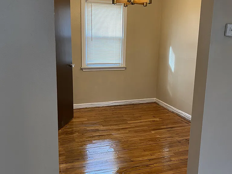 1890-1894 Ewald St #1 — Photo 11