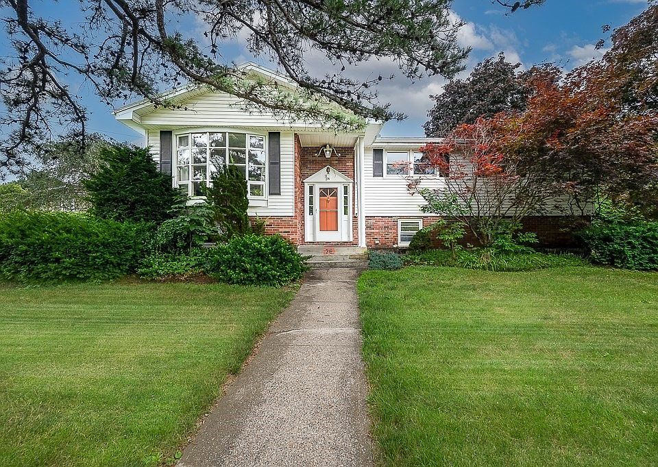 1st image of 36 Roman Dr