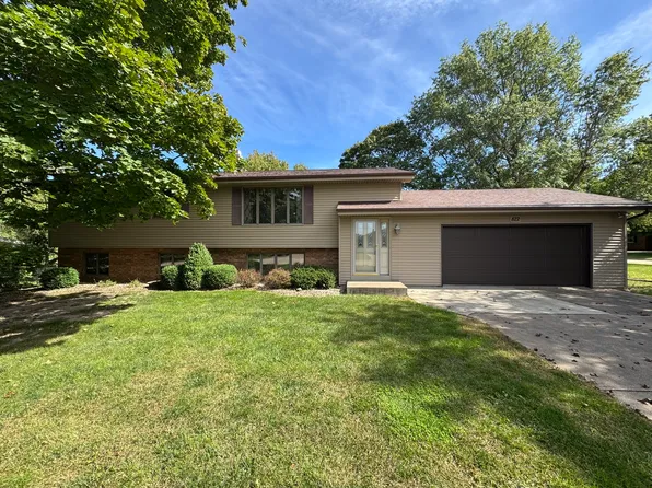 822 Hickory St, Geneseo, IL 61254