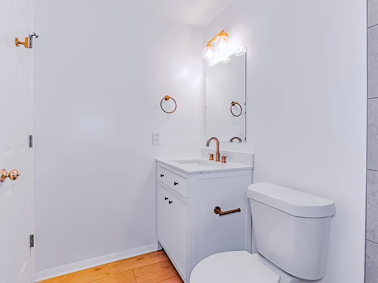1342 W 114th St #11 — Photo 17